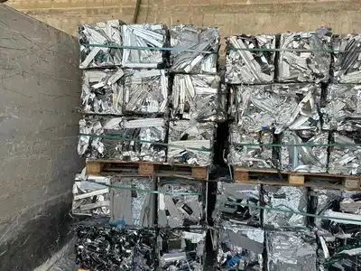 Strapped aluminium profile bales on pallets