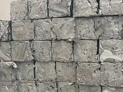 Dense aluminium bales with consistent dimensions for transport