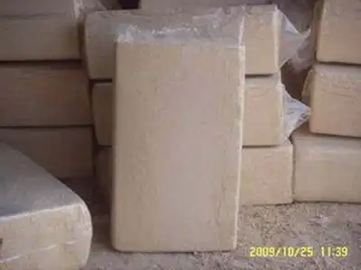 Single rectangular compressed sawdust bale