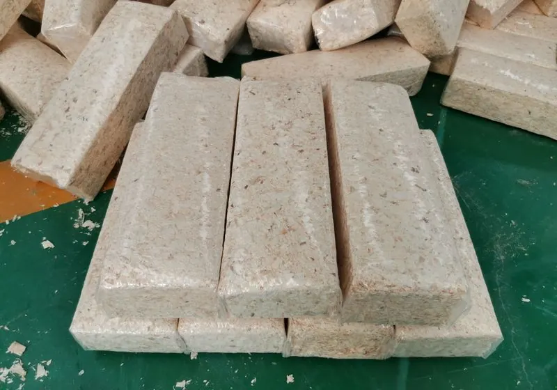 Rectangular compressed wood shavings packages in clear bags