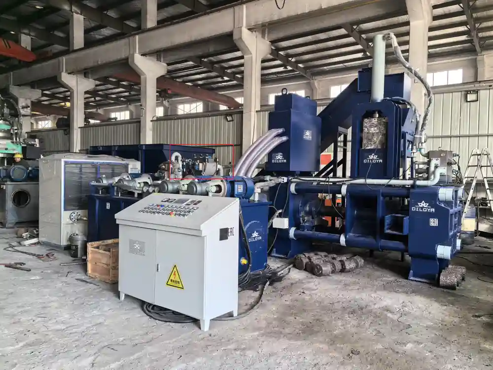 Horizontal briquetting installation with feed conveyor and hydraulic control console